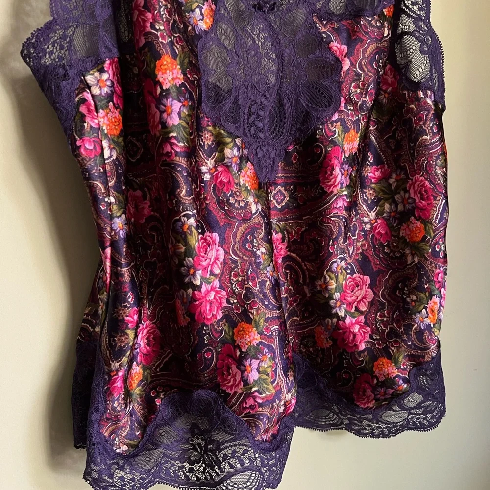 •Sold• Vintage Oscar de la Renta Camisole Top, Lingerie Slip Top, Floral Lace - Picture 5 of 9